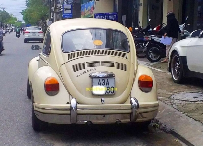 Thuê xe con bọ Volkswagen Beetle 4 chỗ cổ điển