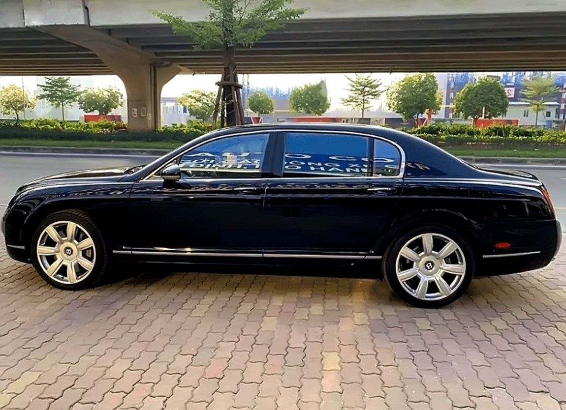 Xe cao cấp đón tiễn khách vip tại sân bay đà nẵng