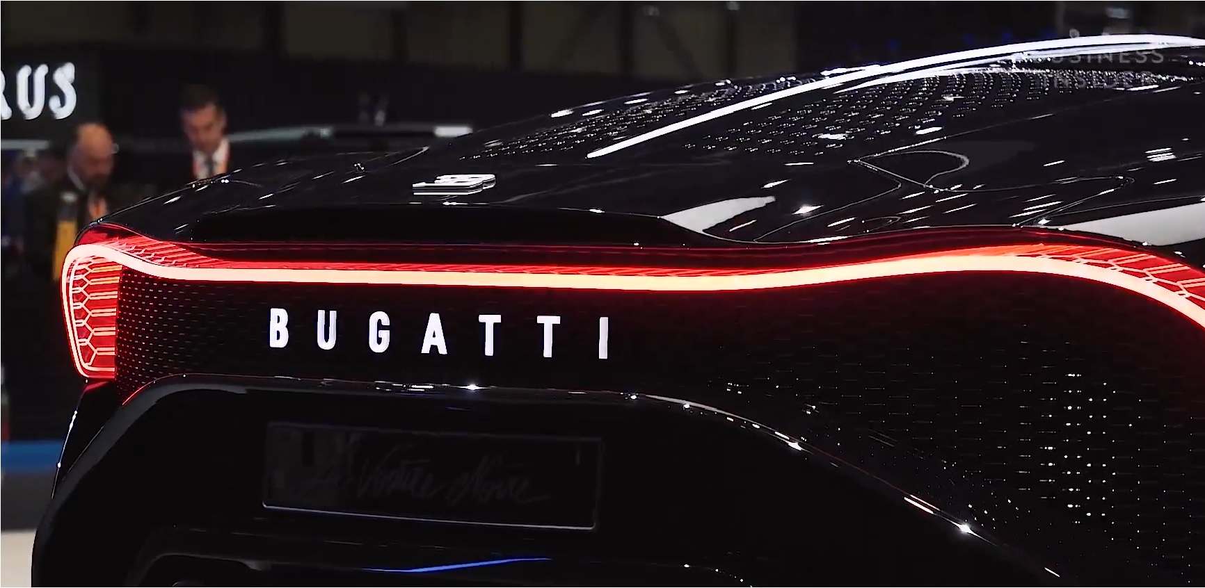 Bugatti La Voiture Noire xe VIP đắt đỏ nhất thế giới