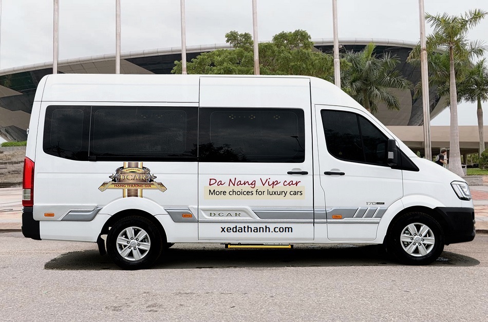 Dcar Solati Limousine hyundai for VIP rental