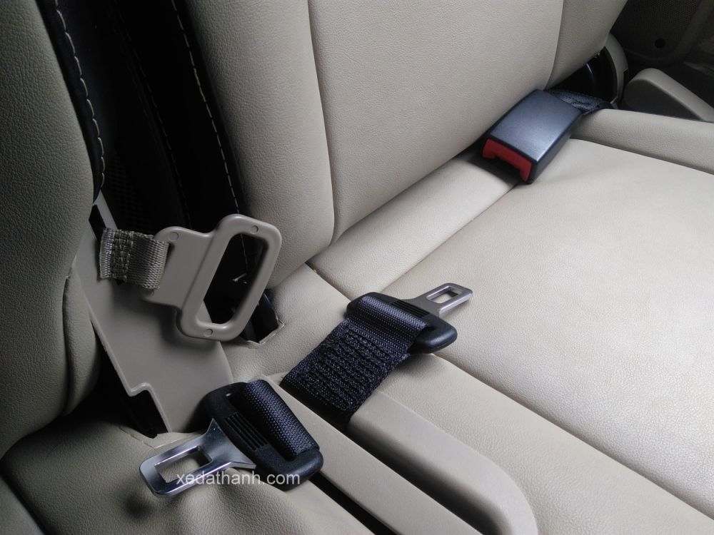 Hình ảnh thuê xe du lịch 16 chỗ an toàn với seat belt