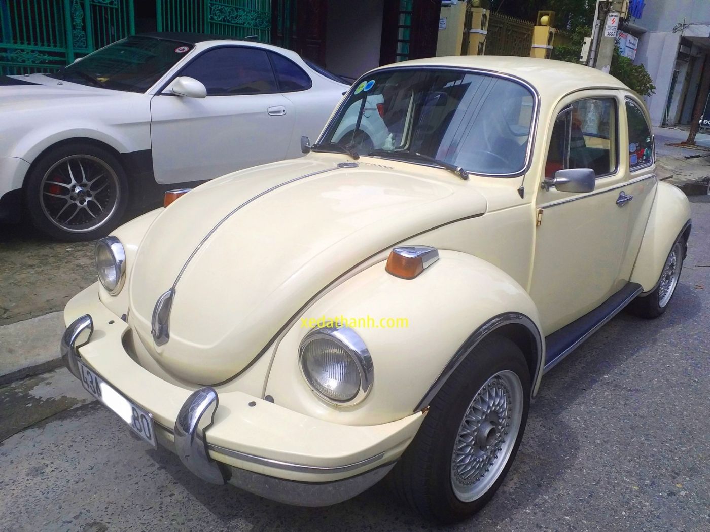 Thuê xe con bọ Volkswagen Beetle 4 chỗ cổ điển ở tại Đà Nẵng giá rẻ