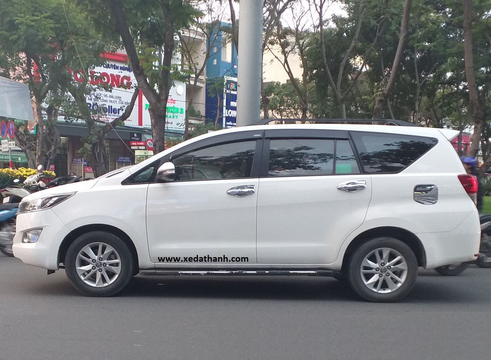Cho thuê xe 7 chỗ Toyota Innova tại Đà Nẵng