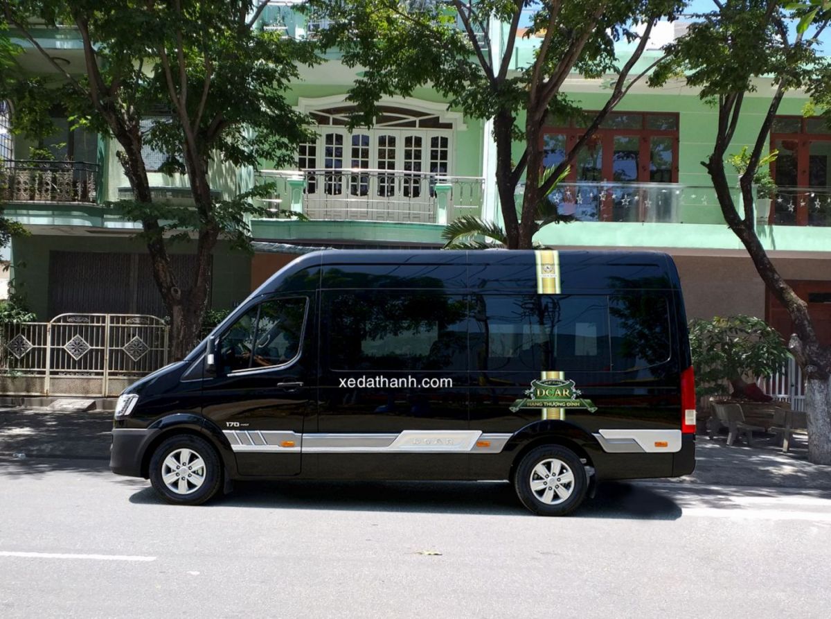 Thuê xe du lịch Hyundai Dcar Limousine 9 chỗ đi Đà Nẵng, Hội An, Huế